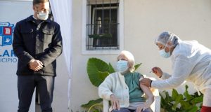 Pilar aplicará la segunda dosis al total de adultos mayores en hogares esta semana