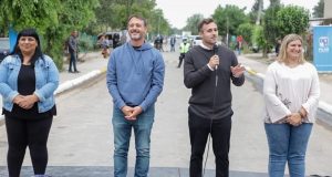Achával y Laurent recorrieron un nuevo asfalto en el barrio Salas