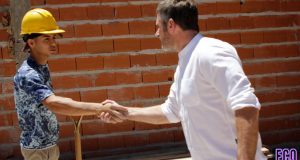 Achával visitó las obras del jardín y el Club Municipal en Luchetti