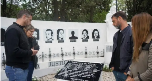 Achával conmemoró el Día de la Memoria con una placa que recuerda la Masacre de Fátima