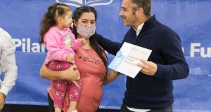 Achával y Maggiotti acompañaron a vecinos beneficiarios del programa Casa Propia