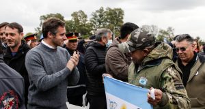 Homenaje a los héroes pilarenses del ARA «General Belgrano» en el Cenotafio