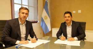 Achával firmó un convenio con Trenes Argentinos