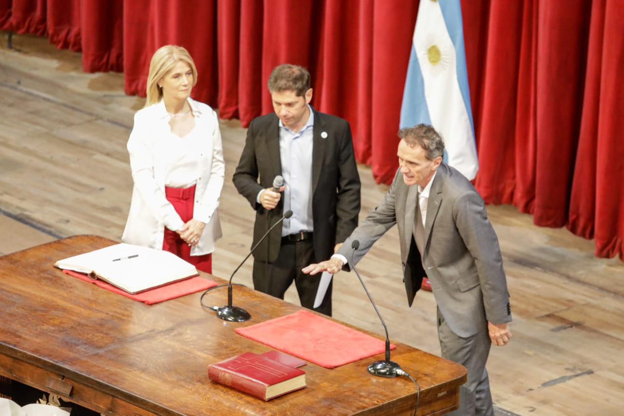 Achával acompañó la jura del gabinete provincial