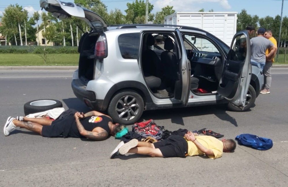 Con una rápida intervención policial se detuvo una banda tras el robo a una casa de Pilar