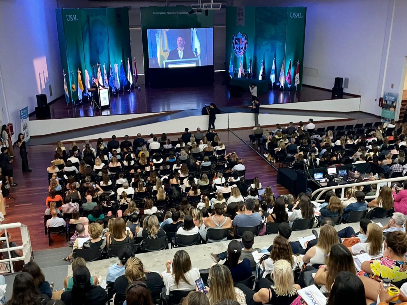 Achával abrió el Congreso de Educación de Pilar