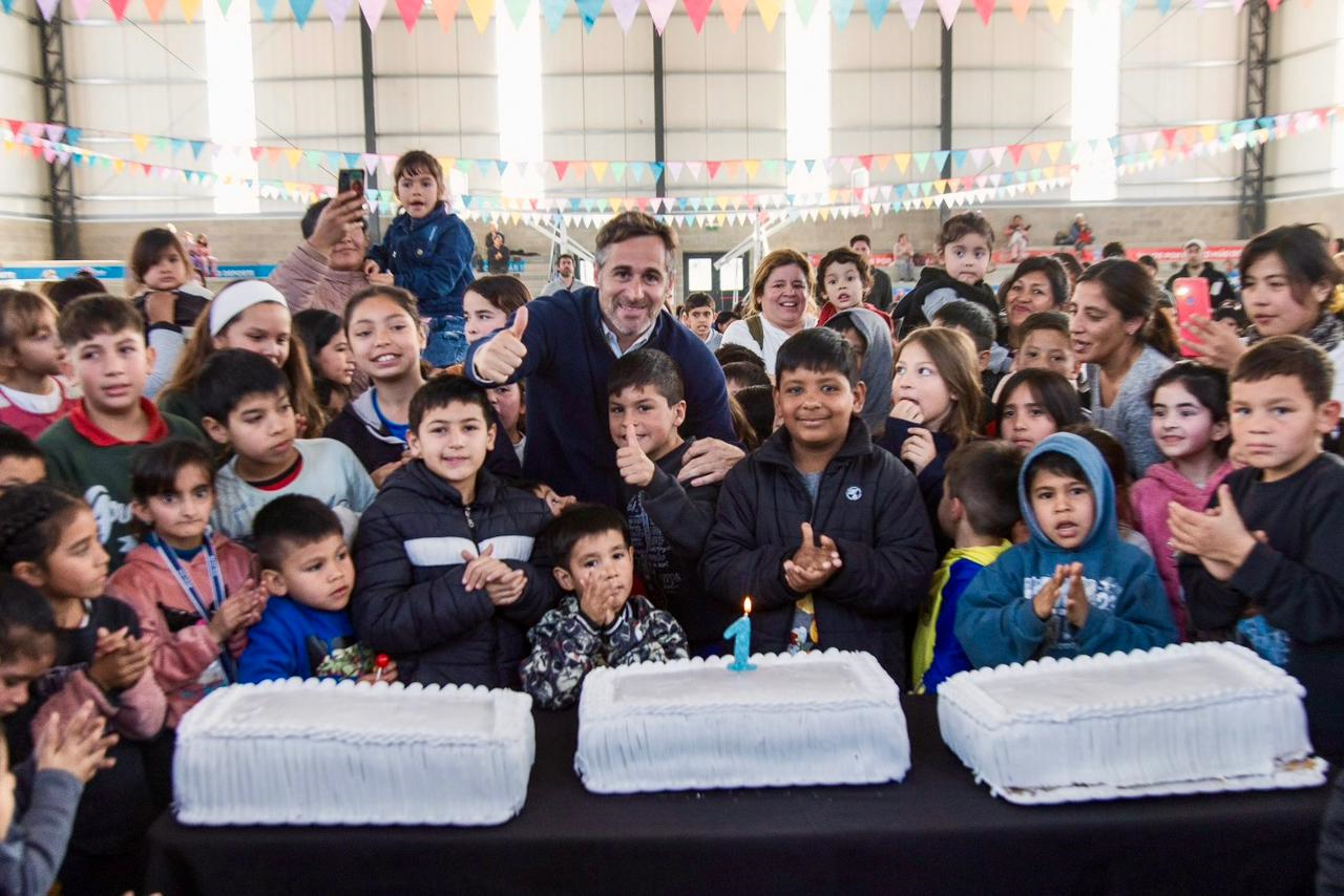 Achával celebró junto a los vecinos de Derqui el primer año de su Club Municipal
